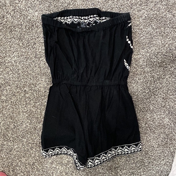 Strapless romper with pockets - Picture 2 of 3